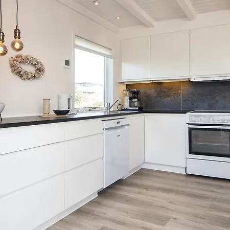 Dom wakacyjny Seaside Charm In Rindby *